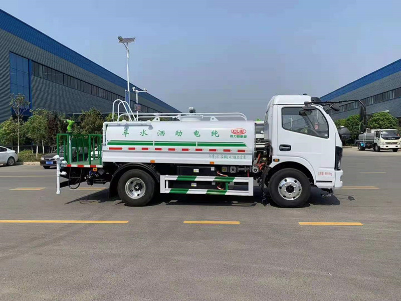 東風(fēng)多利卡5噸純電動灑水車